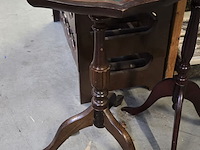 Lot 54 - vintage bijzet tafeltjes 2 stuks - afbeelding 3 van  3