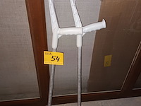 Lot 54 - wandel krukken. 2 stuks - afbeelding 1 van  2