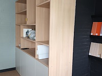 Lot 54 - wandkast - afbeelding 2 van  3
