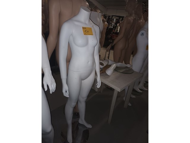 Lot 54 - witte paspop vrouw op voet - afbeelding 3 van  3