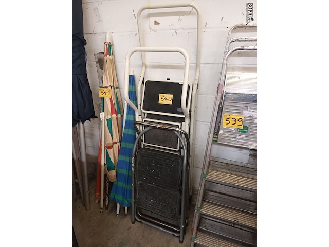 Lot 540 - trapladders. 4 stuks - afbeelding 1 van  4