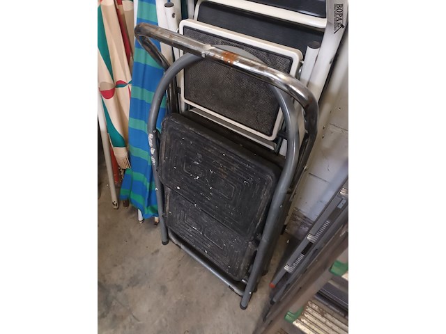 Lot 540 - trapladders. 4 stuks - afbeelding 2 van  4