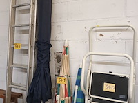 Lot 541 - parasols. 4 stuks - afbeelding 1 van  4