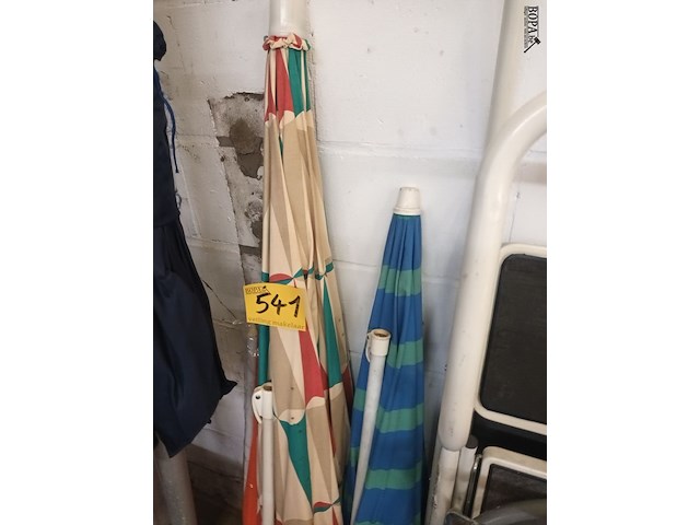 Lot 541 - parasols. 4 stuks - afbeelding 4 van  4