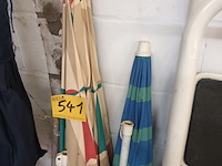 Lot 541 - parasols. 4 stuks - afbeelding 4 van  4