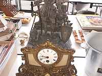 Lot 542 - klokstel in koper en zamac - afbeelding 1 van  3