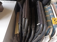 Lot 547 - kampeertafels en plooistoelen. 11 stuks - afbeelding 3 van  6