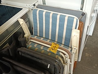 Lot 547 - kampeertafels en plooistoelen. 11 stuks - afbeelding 6 van  6