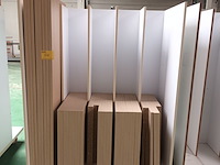 Lot 548 - transportkar met inhoud - afbeelding 1 van  3