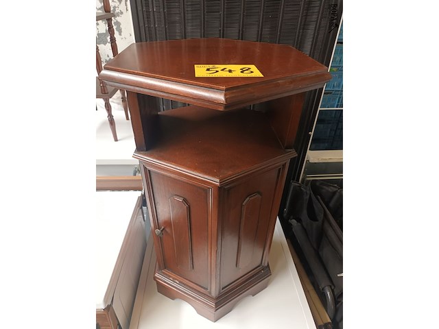 Lot 548 - zeshoekig kastje - afbeelding 1 van  4