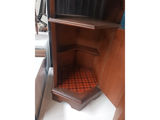 Lot 548 - zeshoekig kastje - afbeelding 3 van  4