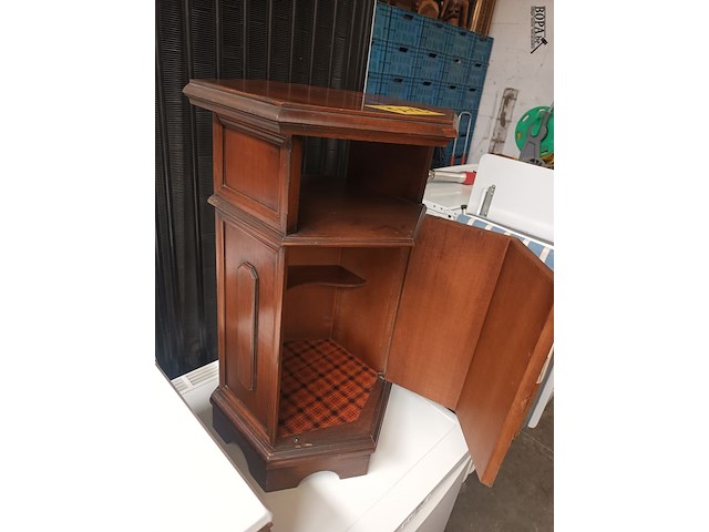 Lot 548 - zeshoekig kastje - afbeelding 4 van  4