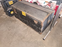 Lot 549 - houten koffer - afbeelding 2 van  3