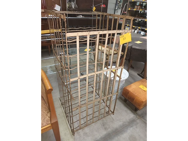 Lot 55 - antiek wijnrek - afbeelding 4 van  4