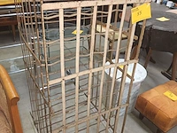 Lot 55 - antiek wijnrek - afbeelding 4 van  4