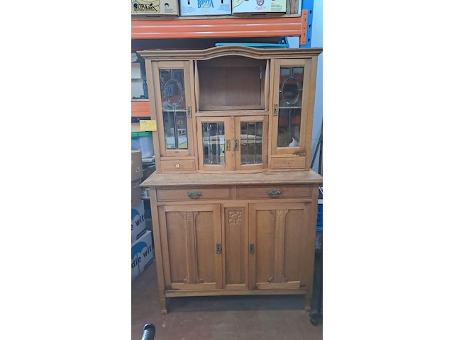 Lot 55 - antieken buffetkast mechelse stijl met facetgeslepen glas - - afbeelding 1 van  6