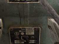 Lot 55 - bankschroef en slijpmolen metabo - afbeelding 3 van  4