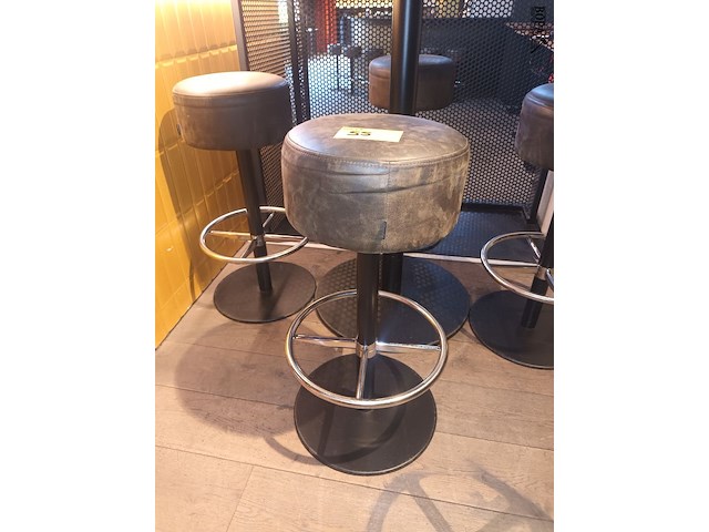 Lot 55 - barkruk pedrali. 10 stuks - afbeelding 1 van  5