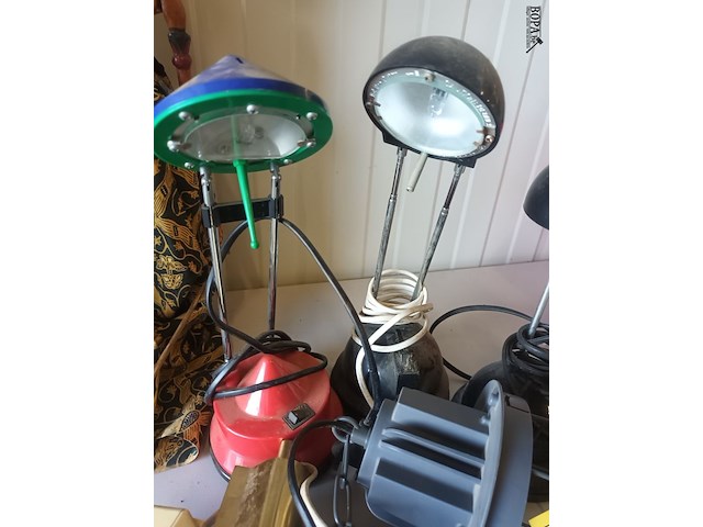 Lot 55 - bureaulampen en hanglamp. 5 stuks - afbeelding 2 van  4