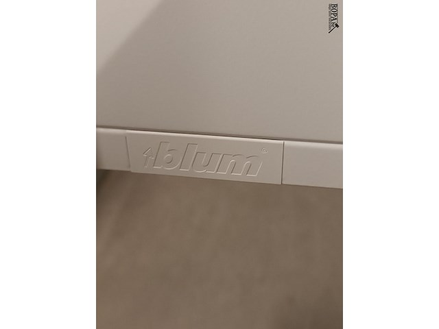 Lot 55 - dubbelzijdige ladekast - afbeelding 4 van  5