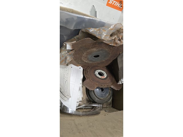 Lot 55 - hulpstukken bosmaaier - afbeelding 4 van  4