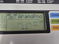 Lot 55 - keybord yamaha op staander - afbeelding 3 van  6