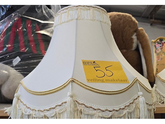 Lot 55 - lampekappen 2 stuks - afbeelding 2 van  3