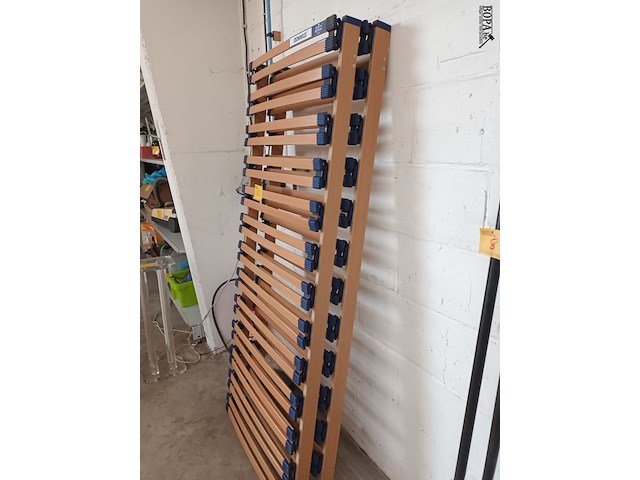 Lot 55 - lattenbodem. 2 stuks - afbeelding 2 van  3