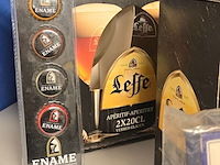 Lot 55 - lot bierglazen, kronen en speelkaarten - afbeelding 2 van  4