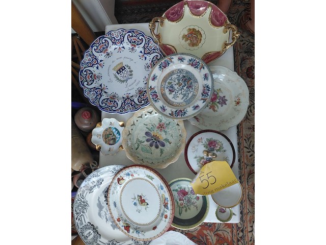 Lot 55 - lot porseleinen bordjes en objecten - afbeelding 1 van  11