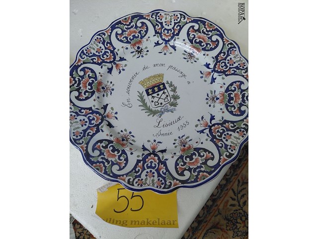 Lot 55 - lot porseleinen bordjes en objecten - afbeelding 10 van  11