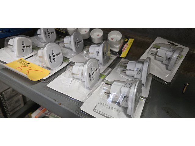 Lot 55 - lot reisstekkers ong 10 stuks - afbeelding 4 van  4