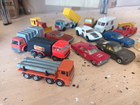 Lot 55 - miniatuur auto’s en kaartspel. 15 stuks - afbeelding 2 van  4