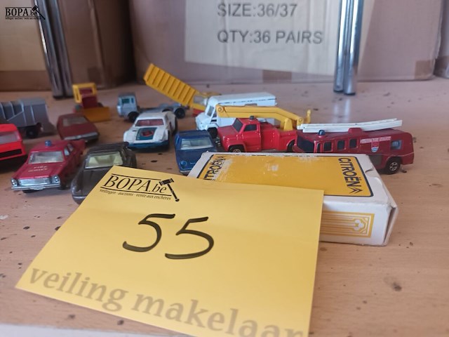 Lot 55 - miniatuur auto’s en kaartspel. 15 stuks - afbeelding 4 van  4