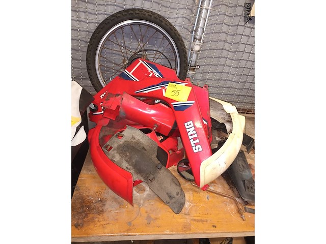 Lot 55 - onderdelen voor yamaha sting brommer - afbeelding 1 van  5