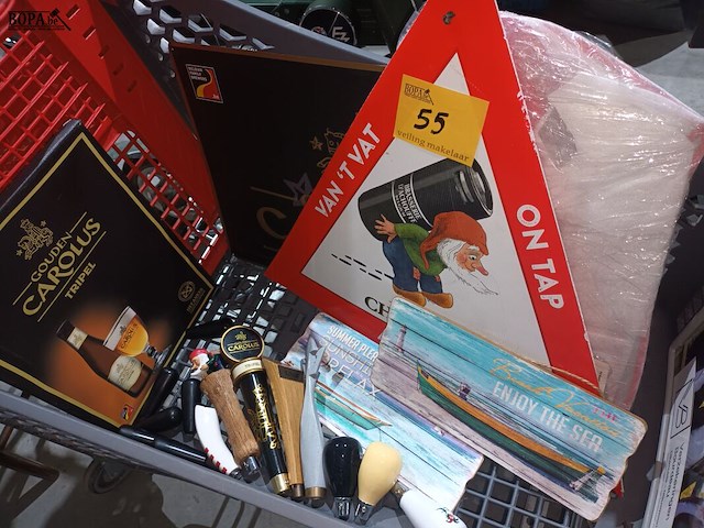 Lot 55 - reclameborden en tapgrepen. 19 stuks - afbeelding 1 van  5