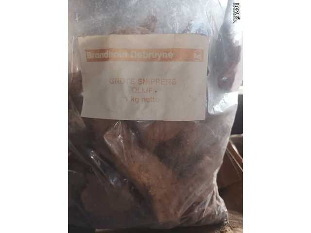 Lot 55 - rookhout grote snippers olijf 1 kg. 19 stuks - afbeelding 2 van  2