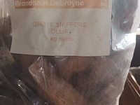 Lot 55 - rookhout grote snippers olijf 1 kg. 19 stuks - afbeelding 2 van  2