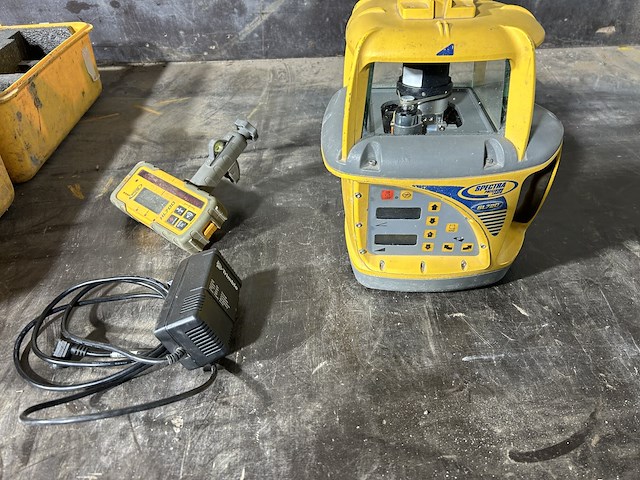 Lot 55 - spectra precision laser gl 720 - afbeelding 4 van  7