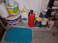 Lot 55 - verf en poetsmateriaal. inhoud rek - afbeelding 5 van  5