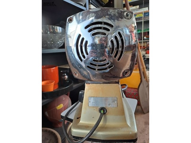 Lot 55 - vintage electrische professionele vleesmolen in chroom en rv - afbeelding 4 van  4