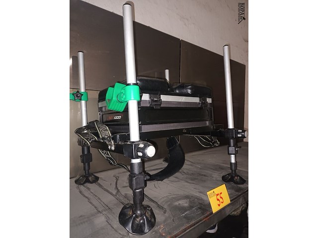 Lot 55 - visserskist maver - afbeelding 1 van  5