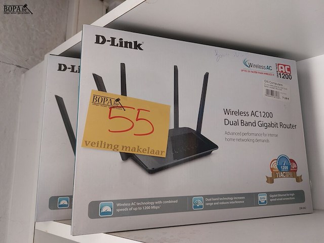 Lot 55 - wifi-routers d-link wireless ac1200, 2 stuks - afbeelding 1 van  2