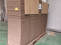 Lot 550 - lot kartonnen bladen - afbeelding 1 van  2