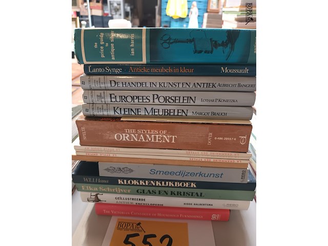 Lot 552 - boeken over antiek. 15 stuks - afbeelding 2 van  2