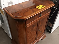 Lot 552 - kastje - afbeelding 2 van  4