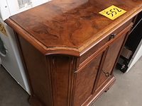 Lot 552 - kastje - afbeelding 4 van  4