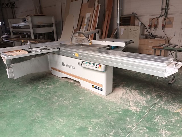 Lot 556 - paneelzaagmachine griggio - afbeelding 1 van  5