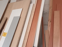Lot 557 - lot resten van panelen - afbeelding 2 van  3