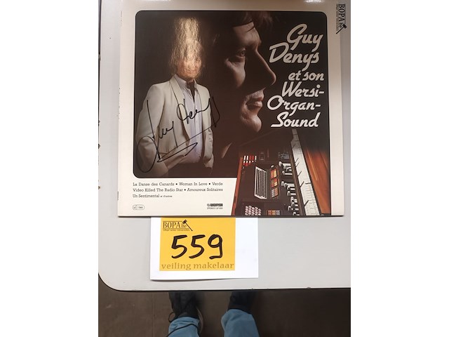 Lot 559 - lp guy denys met handtekening - afbeelding 1 van  2